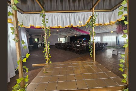 Casa à venda com 560m², 8 quartos e 10 vagas Casa à venda com 560m², 8 quartos e 10 vagasSalão de Festas