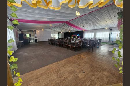 Casa à venda com 560m², 8 quartos e 10 vagas Casa à venda com 560m², 8 quartos e 10 vagasSalão de Festas