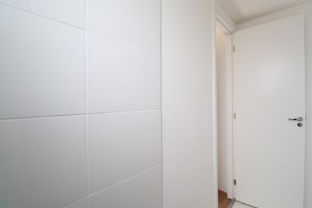 Banheiro de apartamento para alugar com 1 quarto, 28m² em Parque Industrial Tomas Edson, São Paulo