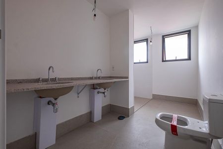 Apartamento à venda com 230m², 4 quartos e 3 vagasBanheiro Suíte 1