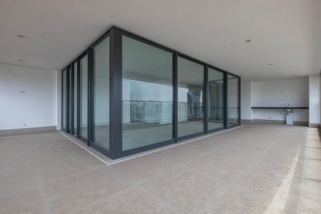 Apartamento à venda com 230m², 4 quartos e 3 vagasVaranda
