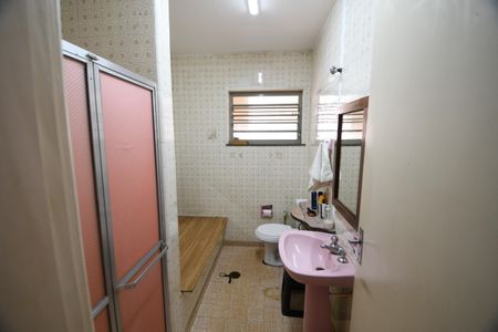 Casa para alugar com 663m², 3 quartos e 5 vagasBanheiro