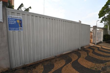 Casa para alugar com 663m², 3 quartos e 5 vagasFachada - Placa