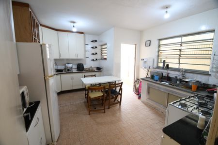 Casa para alugar com 663m², 3 quartos e 5 vagasCozinha