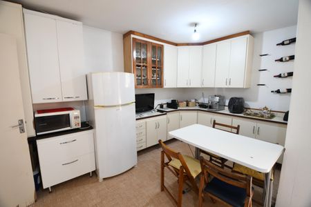 Casa para alugar com 663m², 3 quartos e 5 vagasCozinha