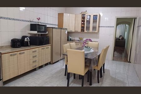 Casa à venda com 161m², 3 quartos e 2 vagas Casa à venda com 161m², 3 quartos e 2 vagasFoto 01