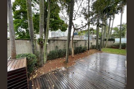 Casa de condomínio à venda com 872m², 6 quartos e 6 vagasQuintal