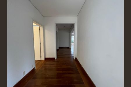 Casa de condomínio à venda com 872m², 6 quartos e 6 vagasEntrada principal