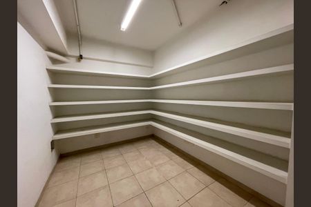 Casa de condomínio à venda com 872m², 6 quartos e 6 vagasDispensa