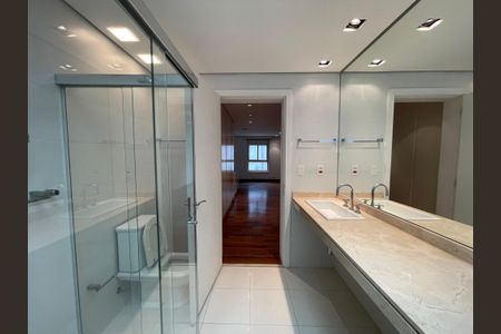 Casa de condomínio à venda com 872m², 6 quartos e 6 vagasBanheiro da Suíte 2