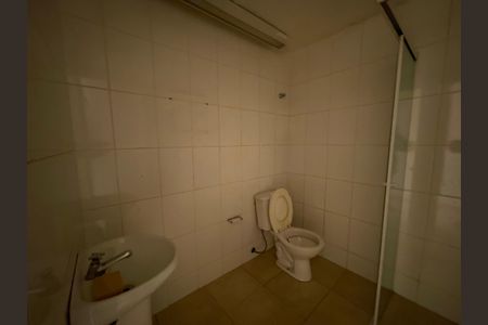 Casa de condomínio à venda com 872m², 6 quartos e 6 vagasBanheiro de serviço