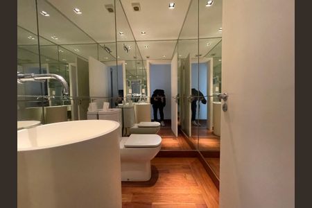 Casa de condomínio à venda com 872m², 6 quartos e 6 vagasLavabo