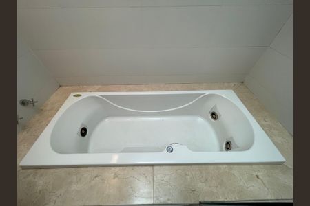 Casa de condomínio à venda com 872m², 6 quartos e 6 vagasBanheiro da Suíte 2