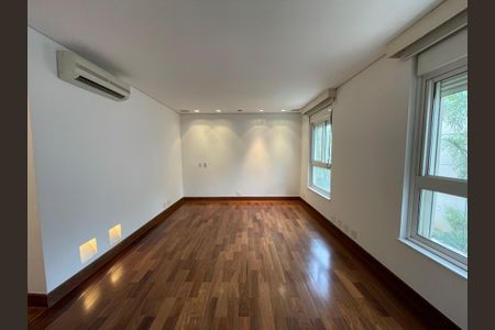 Casa de condomínio à venda com 872m², 6 quartos e 6 vagasSuíte 2