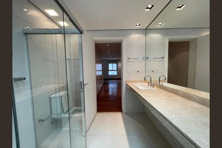 Casa de condomínio à venda com 872m², 6 quartos e 6 vagasBanheiro da Suíte 2