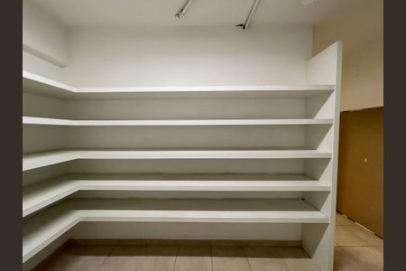 Casa de condomínio à venda com 872m², 6 quartos e 6 vagasDispensa