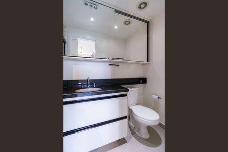 Apartamento para alugar com 71m², 2 quartos e 2 vagas Apartamento para alugar com 71m², 2 quartos e 2 vagasBanheiro da Suíte