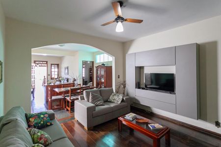 Casa à venda com 180m², 3 quartos e 4 vagas Casa à venda com 180m², 3 quartos e 4 vagasSala 2