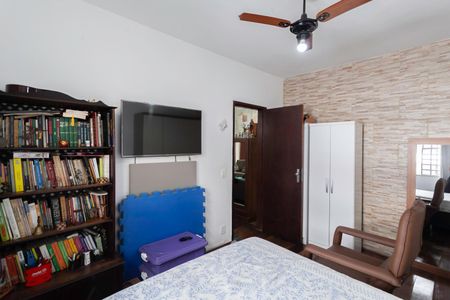 Casa à venda com 180m², 3 quartos e 4 vagas Casa à venda com 180m², 3 quartos e 4 vagasQuarto 2