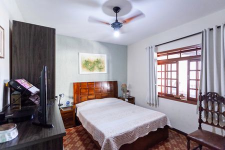 Casa à venda com 180m², 3 quartos e 4 vagas Casa à venda com 180m², 3 quartos e 4 vagasSuíte