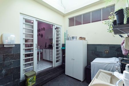 Casa à venda com 180m², 3 quartos e 4 vagas Casa à venda com 180m², 3 quartos e 4 vagasÁrea de serviço