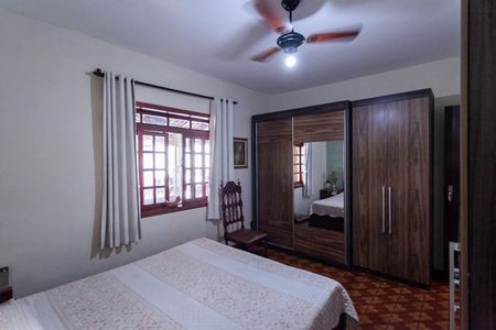 Casa à venda com 180m², 3 quartos e 4 vagas Casa à venda com 180m², 3 quartos e 4 vagasSuíte