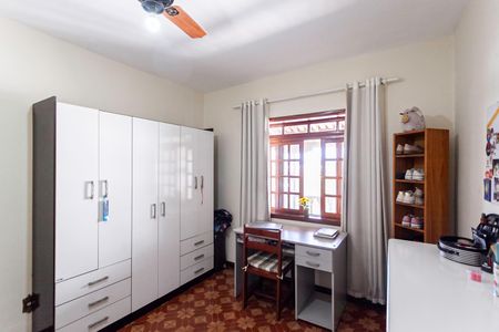 Casa à venda com 180m², 3 quartos e 4 vagas Casa à venda com 180m², 3 quartos e 4 vagasQuarto 1