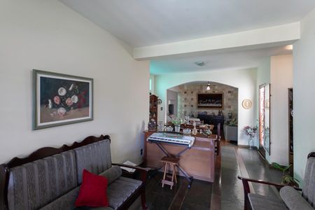 Casa à venda com 180m², 3 quartos e 4 vagas Casa à venda com 180m², 3 quartos e 4 vagasSala 1