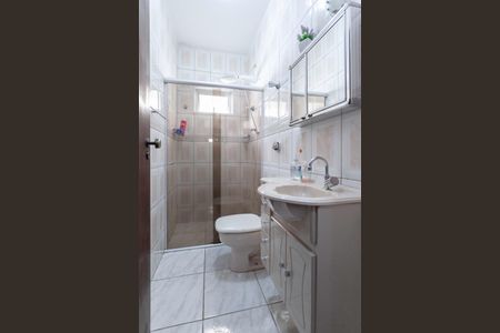 Casa à venda com 180m², 3 quartos e 4 vagas Casa à venda com 180m², 3 quartos e 4 vagasBanheiro social