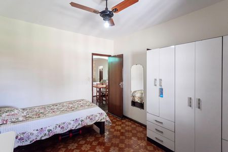 Casa à venda com 180m², 3 quartos e 4 vagas Casa à venda com 180m², 3 quartos e 4 vagasQuarto 1