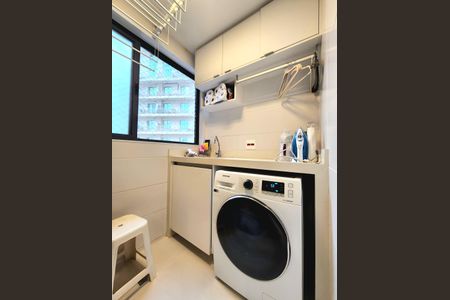 Apartamento à venda com 146m², 3 quartos e 2 vagas Apartamento à venda com 146m², 3 quartos e 2 vagasÁrea de Serviço