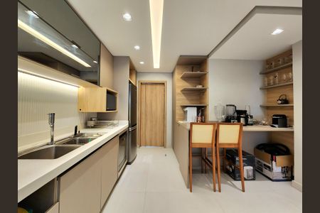 Apartamento à venda com 146m², 3 quartos e 2 vagas Apartamento à venda com 146m², 3 quartos e 2 vagasCozinha