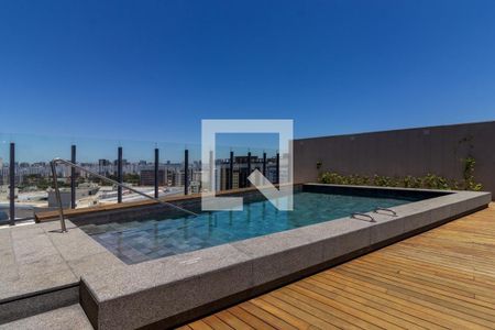 Apartamento à venda com 146m², 3 quartos e 2 vagas Apartamento à venda com 146m², 3 quartos e 2 vagasÁrea comum - Piscina