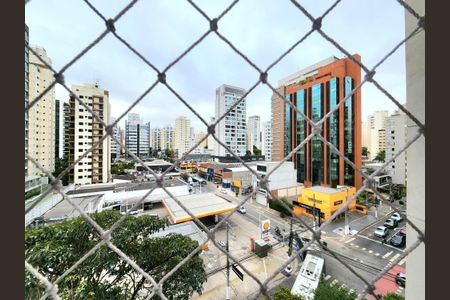 Vista de apartamento à venda com 3 quartos, 146m² em Moema, São Paulo