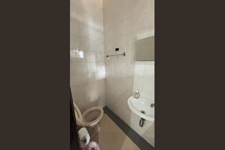 Casa à venda com 230m², 3 quartos e 5 vagasBanheiro de Serviço