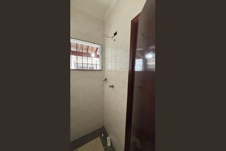 Casa à venda com 230m², 3 quartos e 5 vagasBanheiro de Serviço