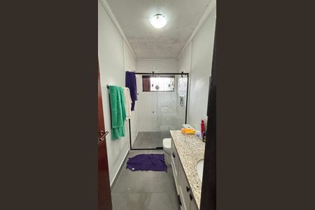 Casa à venda com 230m², 3 quartos e 5 vagasBanheiro da Suíte