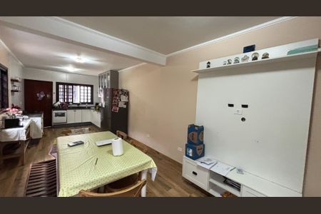 Casa à venda com 230m², 3 quartos e 5 vagasCopa