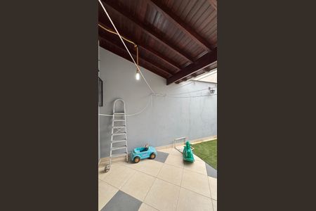 Casa à venda com 230m², 3 quartos e 5 vagasQuintal