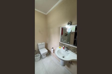 Casa à venda com 230m², 3 quartos e 5 vagasBanheiro da Suíte 2