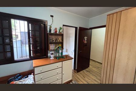 Casa à venda com 230m², 3 quartos e 5 vagasSuíte 2