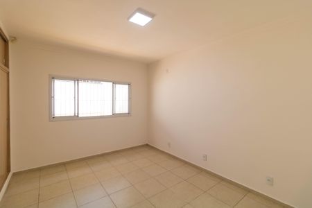 Casa à venda com 264m², 4 quartos e 1 vagaSuíte
