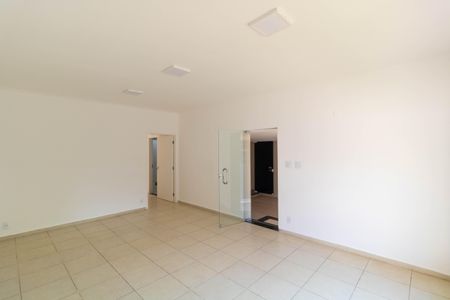 Casa à venda com 264m², 4 quartos e 1 vagaSala 