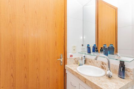 Casa à venda com 100m², 3 quartos e 2 vagasBanheiro Social