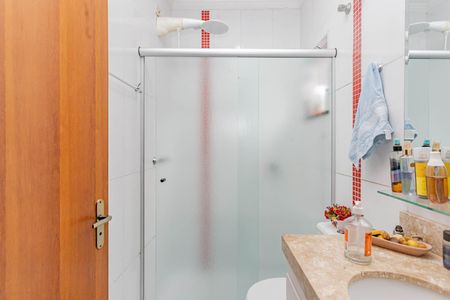 Casa à venda com 100m², 3 quartos e 2 vagasBanheiro da Suíte