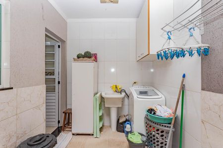 Casa à venda com 100m², 3 quartos e 2 vagasÁrea de serviço e churrasqueira