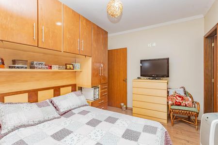 Casa à venda com 100m², 3 quartos e 2 vagasSuíte