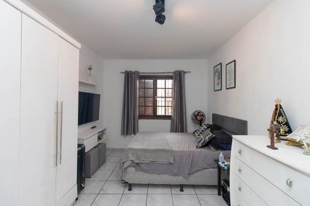 Casa para alugar com 244m², 4 quartos e 5 vagasQuarto 1