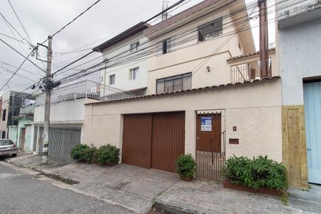 Casa para alugar com 244m², 4 quartos e 5 vagasFachada