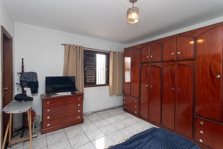 Casa para alugar com 244m², 4 quartos e 5 vagasSuíte